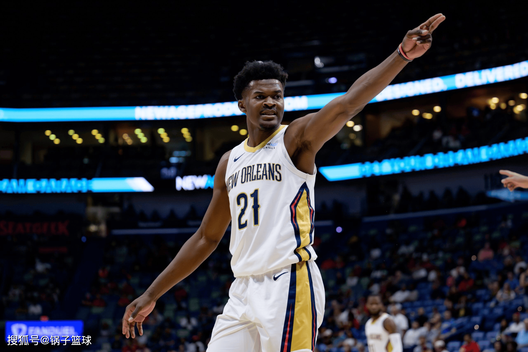 关于优秀新秀球员在赛场上崭露头角的信息