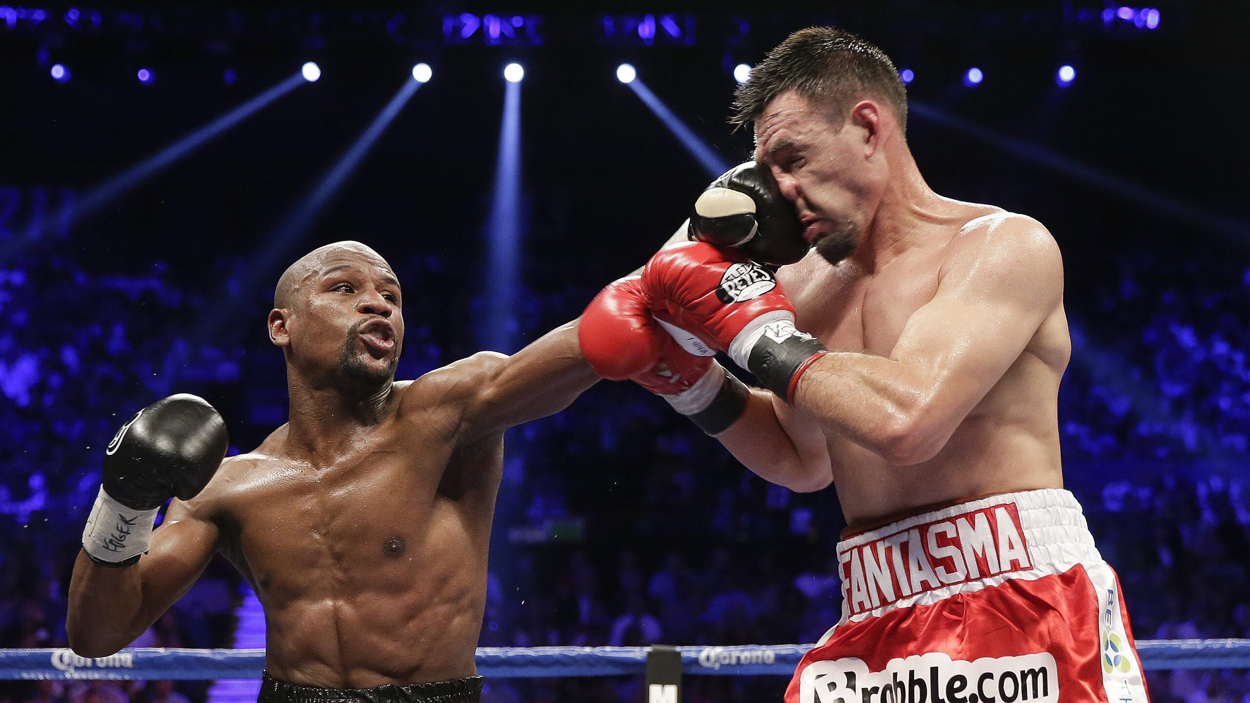 赛道上的新秩序，拉塞尔统治全场，阿斯顿马丁轻取法拉利